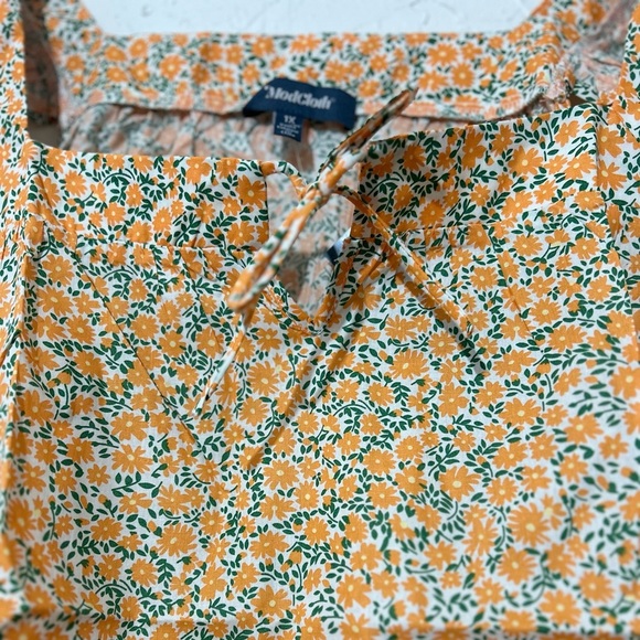 ModCloth Women’s Plus Size Flutter Sleeve Dainty Floral Square Neck Top Sz 1X - Picture 8 of 10